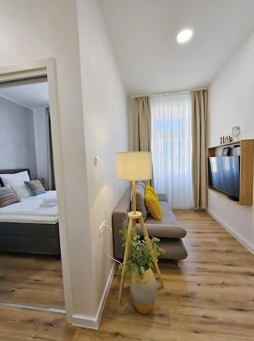 Chariming And Comfy Studio Apartment Pula